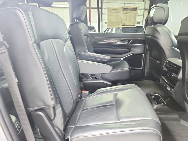 Used 2022 Jeep Wagoneer Series III w/ Premium Group I image 41