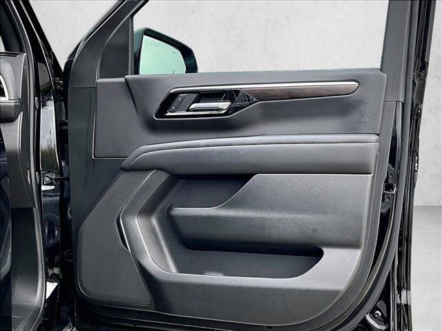 Used 2026 Chevrolet Suburban LS RWD image 19