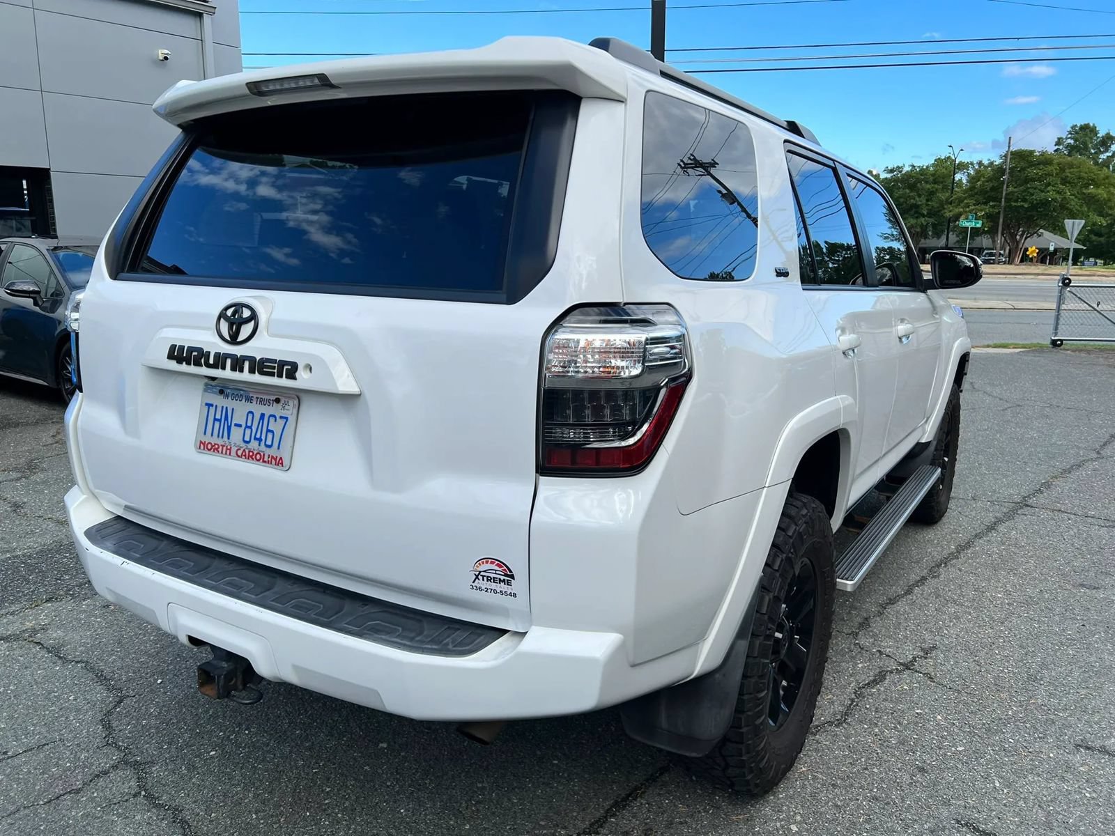 Used 2017 Toyota 4Runner SR5 Premium AWD/4WD image 4
