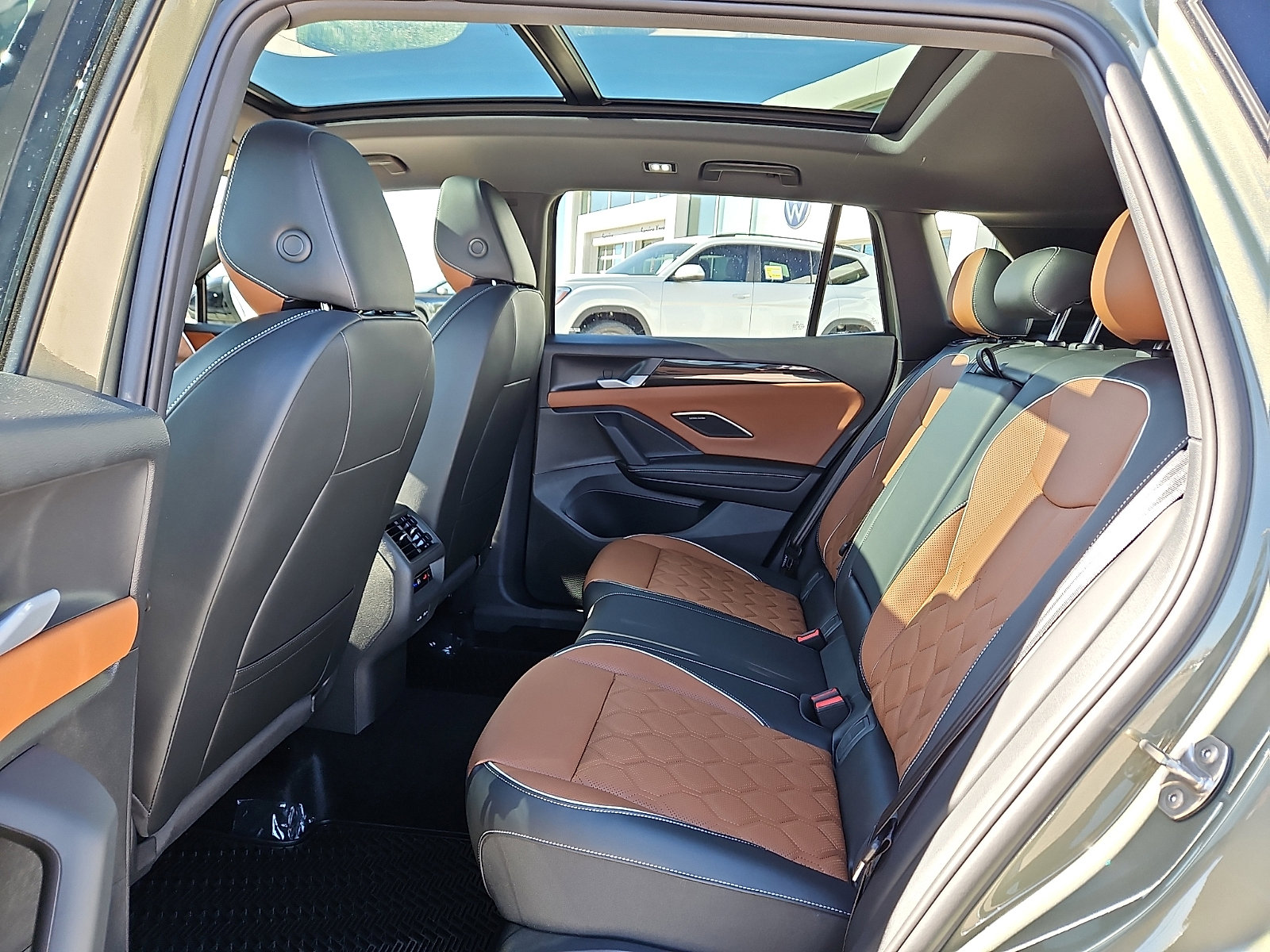 New 2026 Volkswagen Tiguan SEL R-Line image 11