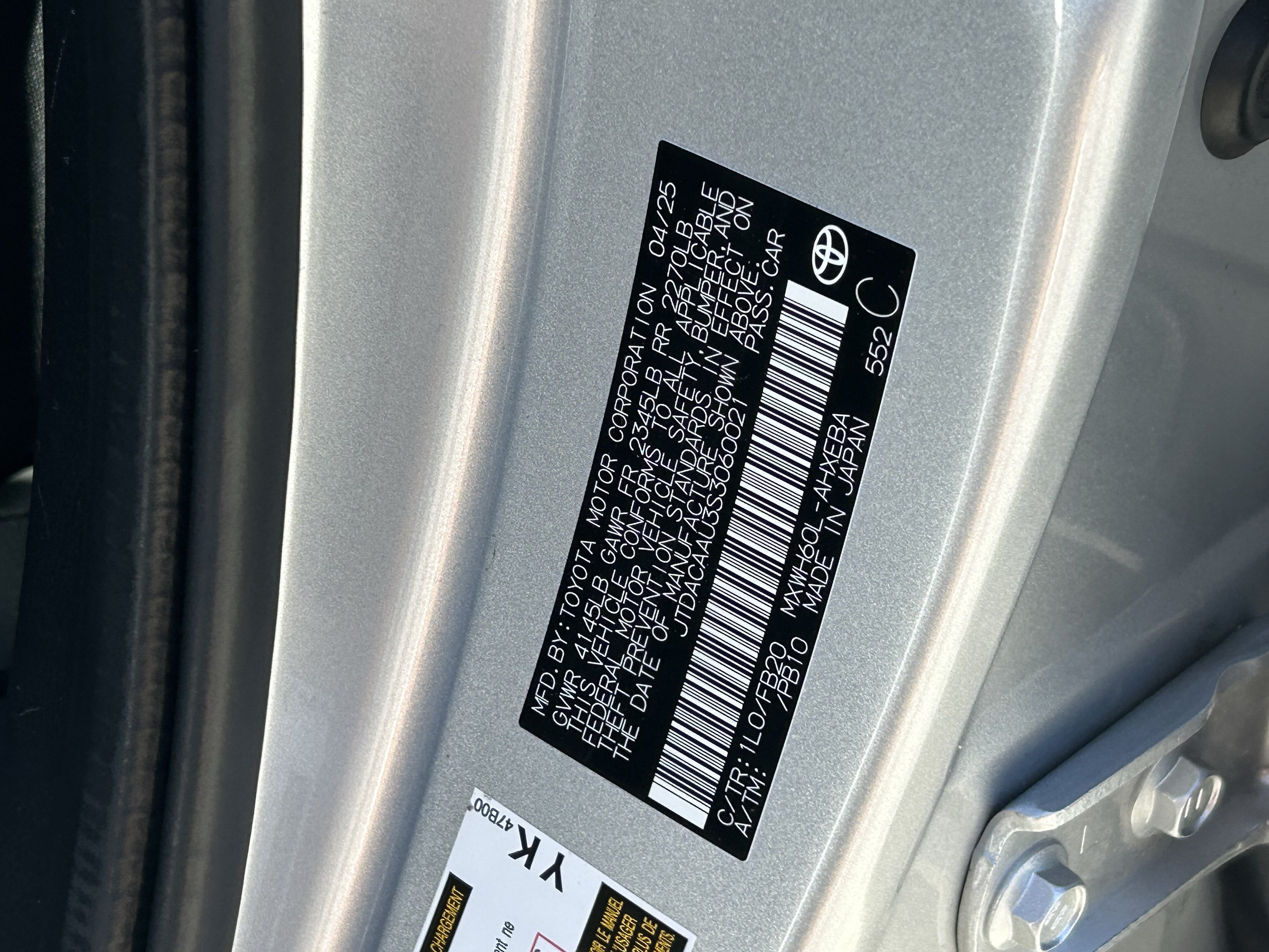 Certified 2025 Toyota Prius LE FWD image 29