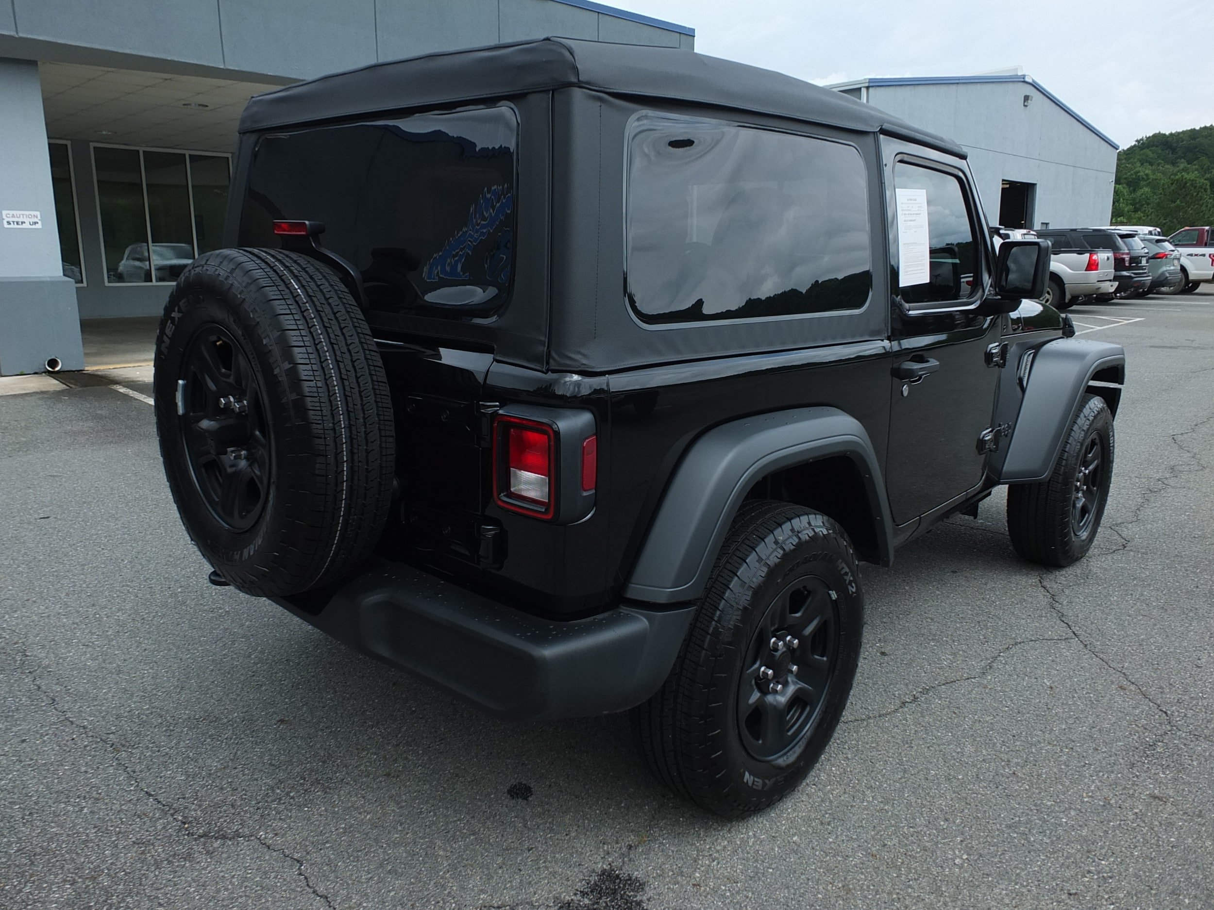 Used 2025 Jeep Wrangler Sport AWD/4WD image 3
