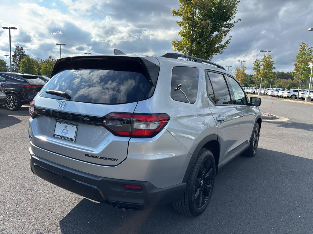 Certified 2026 Honda Pilot Black Edition image 7