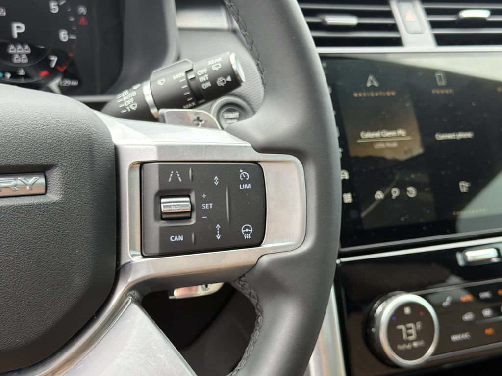 Used 2024 Land Rover Discovery Dynamic SE AWD/4WD image 24