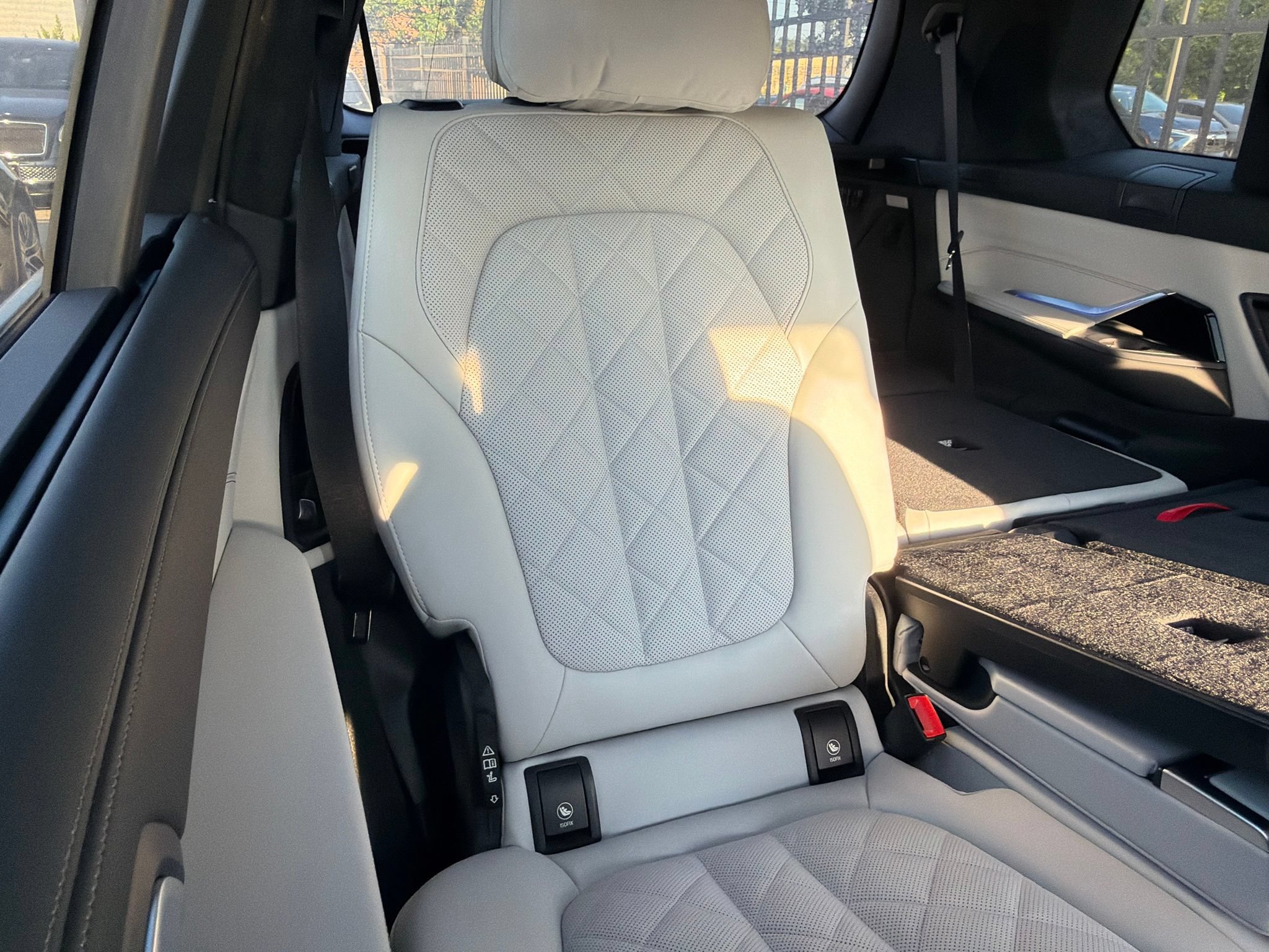 Used 2025 BMW X7 xDrive40i w/ M Sport Package AWD/4WD image 12