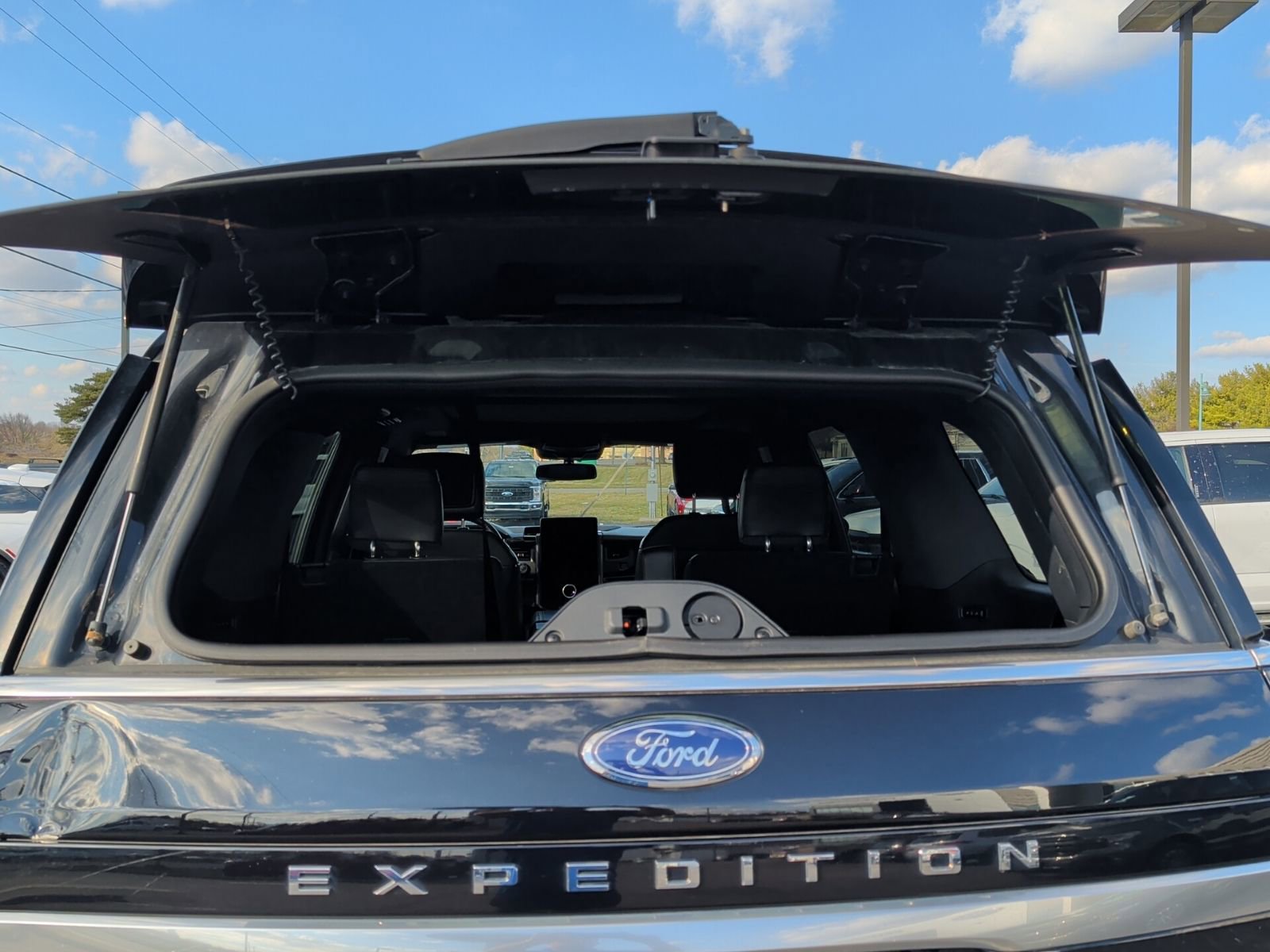 Used 2023 Ford Expedition Platinum image 26