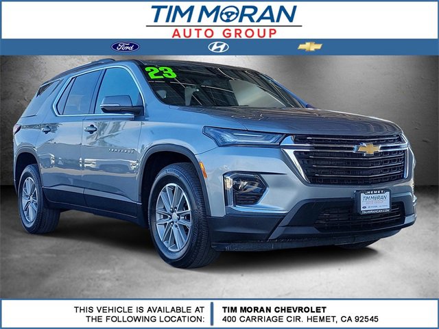 Used 2023 Chevrolet Traverse LT image 1