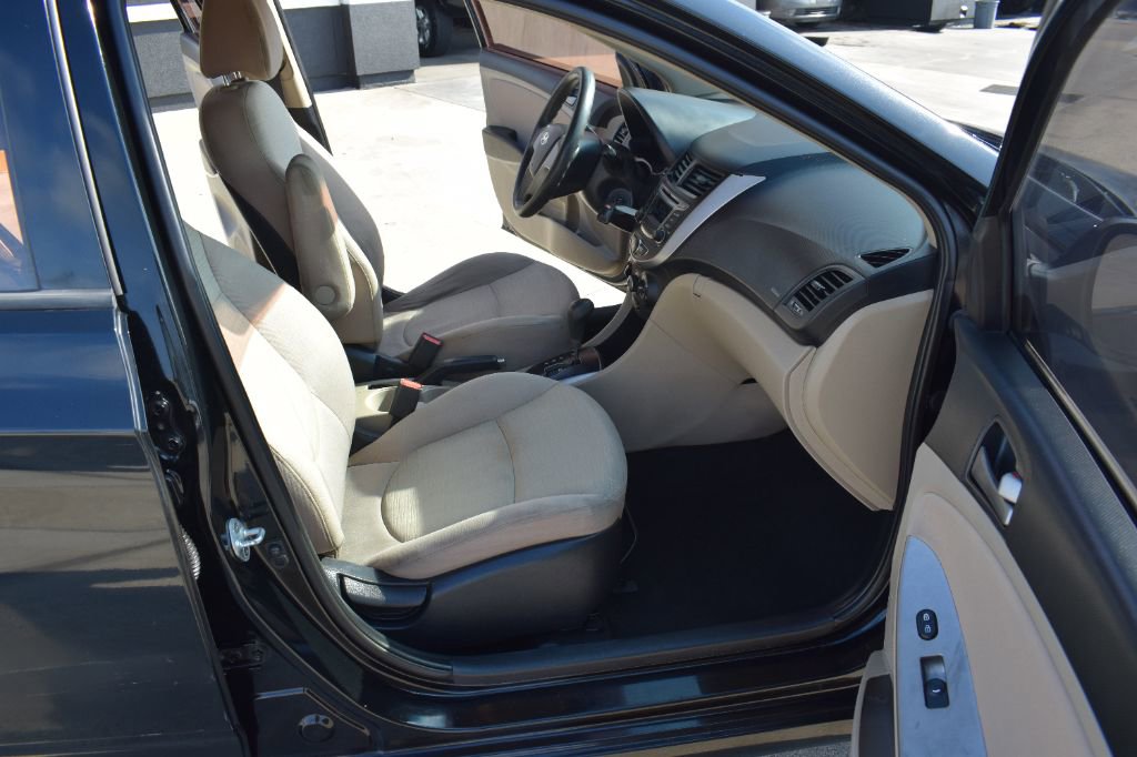 Used 2017 Hyundai Accent SE image 13