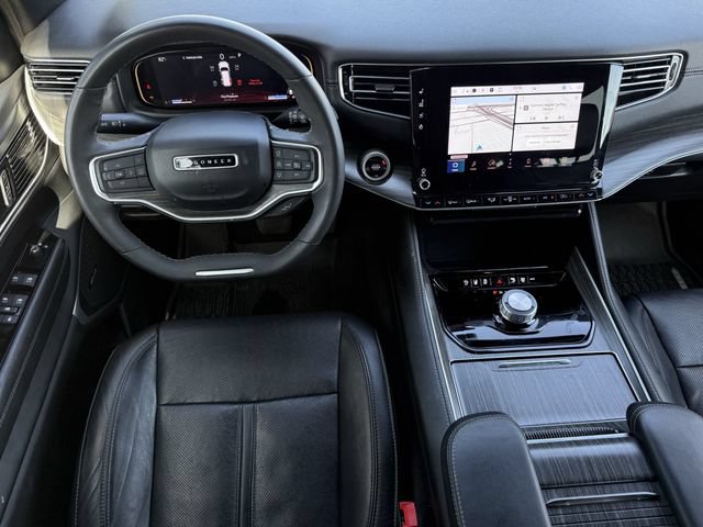 Used 2024 Jeep Wagoneer L Series II w/ Flexible Seating Group RWD image 12