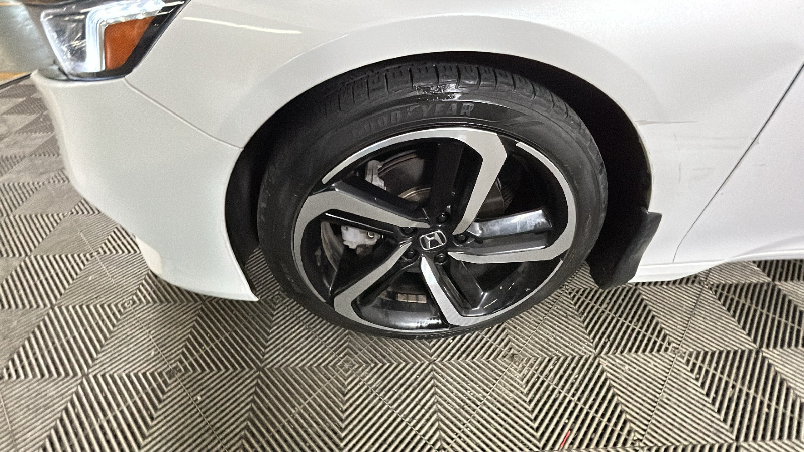 Used 2019 Honda Accord Sport image 9