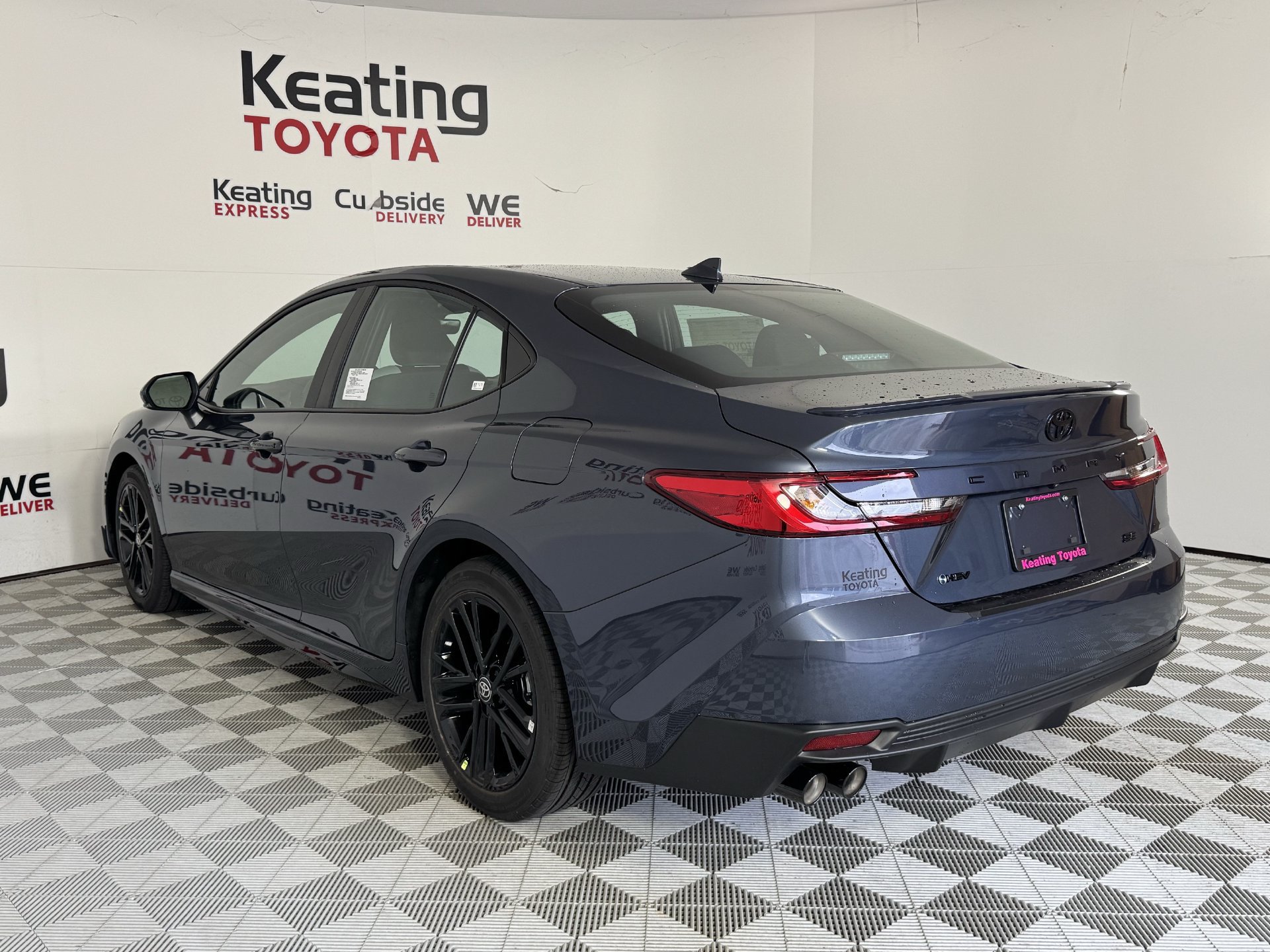 New 2026 Toyota Camry Hybrid FWD image 10