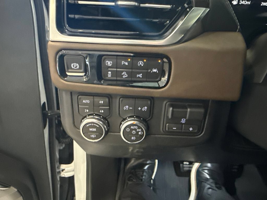 New 2026 GMC Yukon Denali Ultimate w/ LPO, Floor Liner Package AWD/4WD image 37