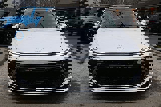 Used 2024 Hyundai Sonata SEL w/ Convenience Package image 2