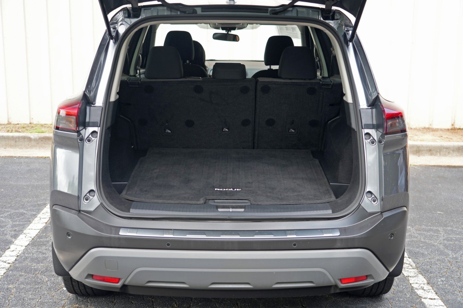 Used 2022 Nissan Rogue SV FWD image 9