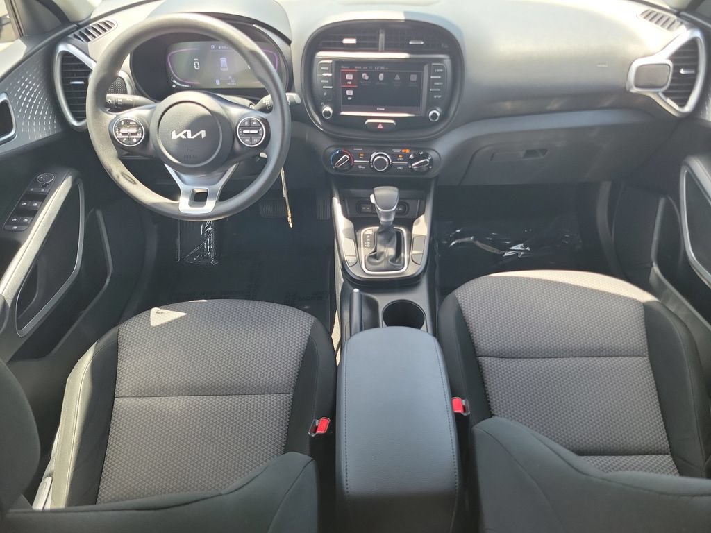 Used 2024 Kia Soul LX w/ Option Group 015 FWD image 12