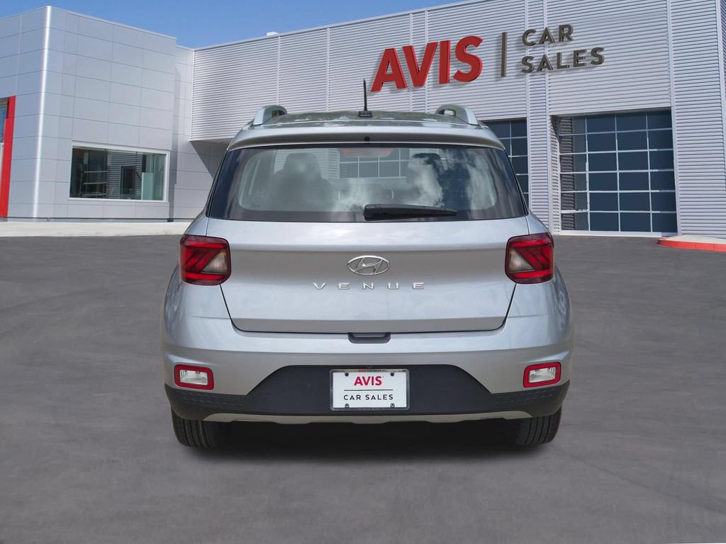 Used 2025 Hyundai Venue SEL FWD image 7