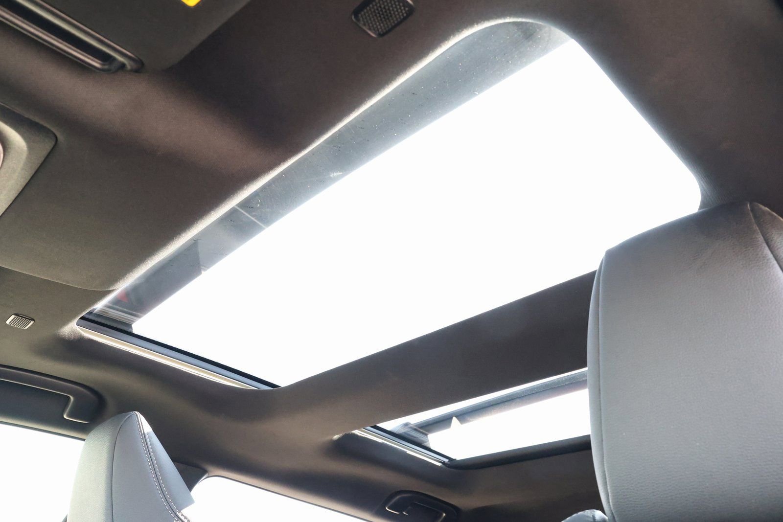 Used 2024 Toyota bZ4X XLE w/ Weather Package image 3