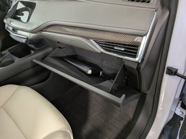 Used 2023 Cadillac XT4 Sport AWD/4WD image 32