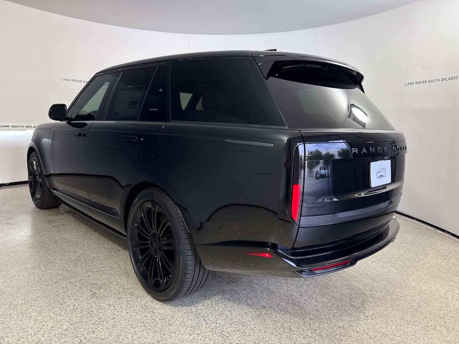 New 2026 Land Rover Range Rover Autobiography AWD/4WD image 3
