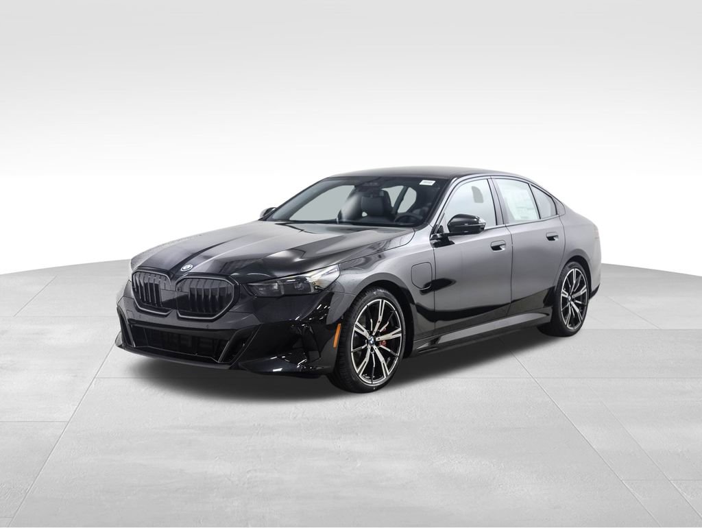 New 2026 BMW 550e xDrive w/ Executive Package