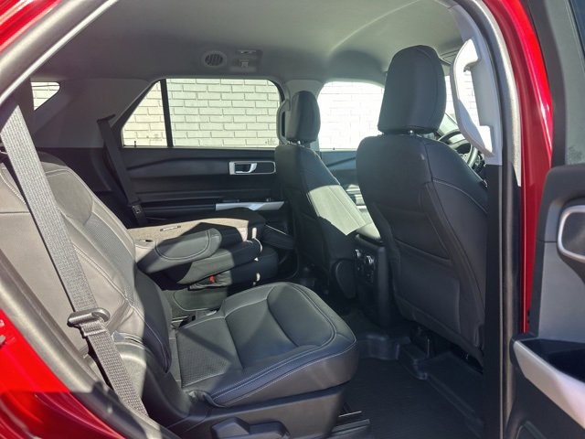 Used 2021 Ford Explorer XLT image 11