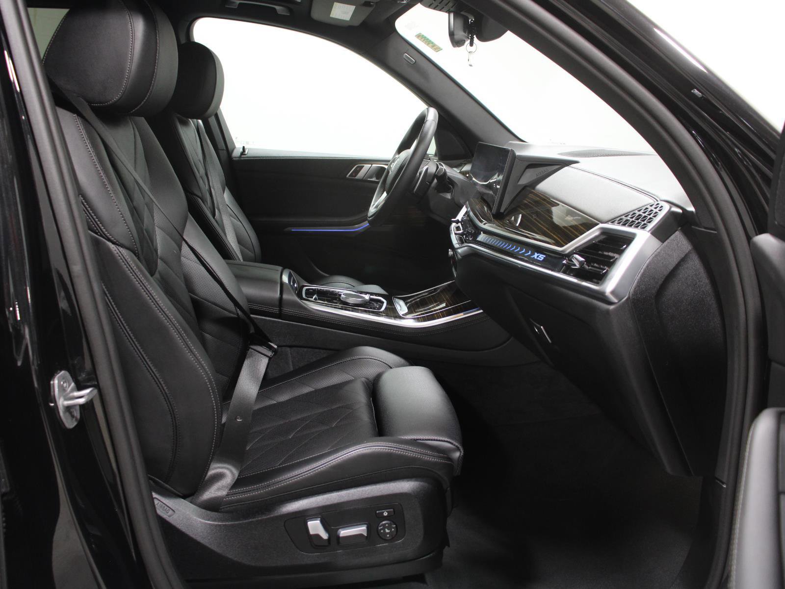 Certified 2025 BMW X5 xDrive50e w/ Parking Assistance Package image 19