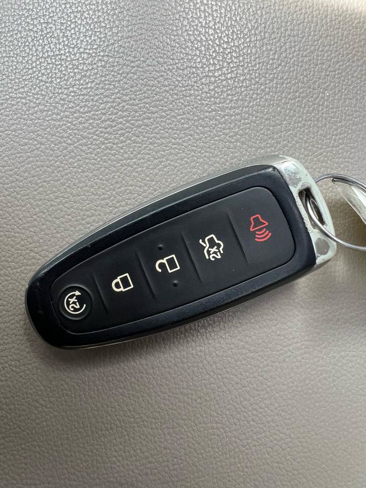 Used 2019 Ford Escape Titanium AWD/4WD image 38