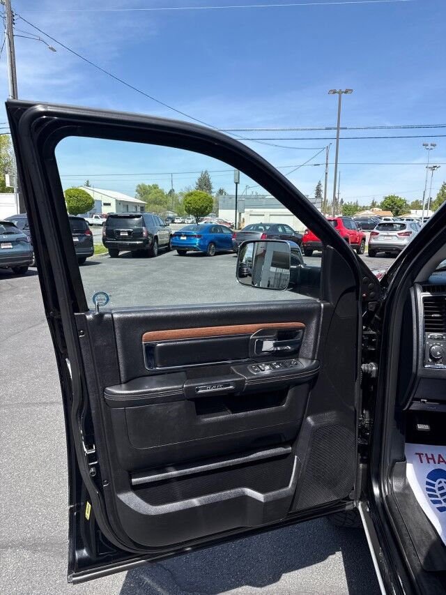 Used 2013 RAM 1500 Laramie w/ Convenience Group AWD/4WD image 8
