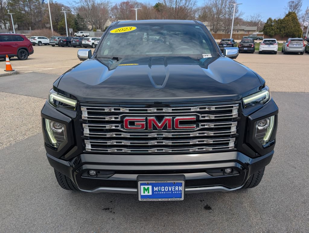 Used 2023 GMC Canyon Denali w/ Denali Black Edition image 9
