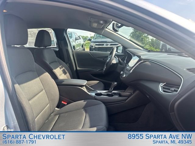 Used 2017 Chevrolet Malibu LT FWD image 24