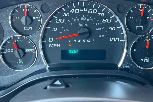 Used 2025 Chevrolet Express 2500 w/ Driver Convenience Package RWD image 30