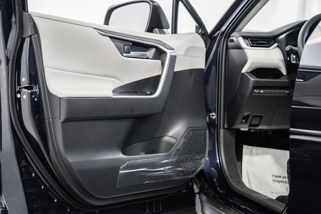 New 2025 Toyota RAV4 XLE image 33