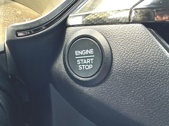 Used 2025 Ford Escape ST-Line image 16