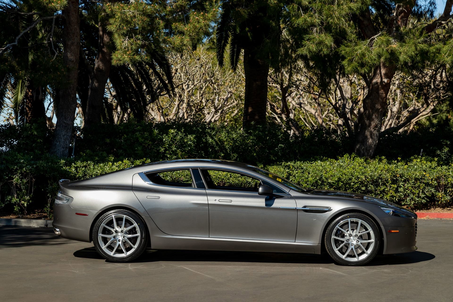 Used 2015 Aston Martin Rapide S RWD image 21