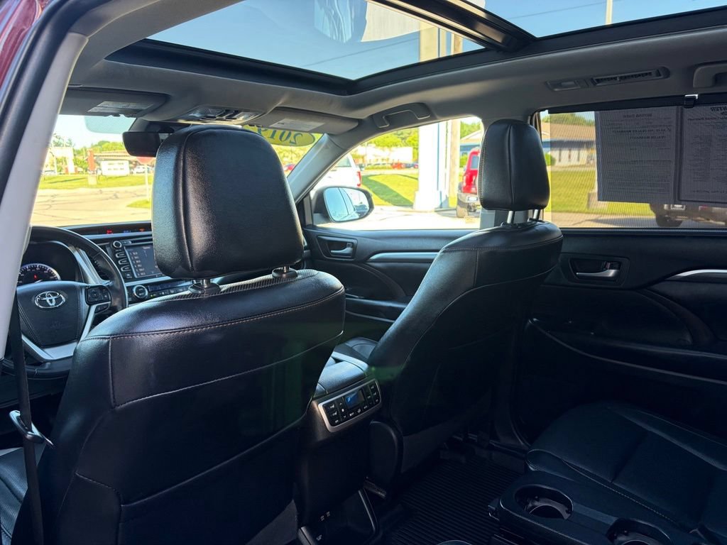 Used 2019 Toyota Highlander Limited Platinum AWD/4WD image 15
