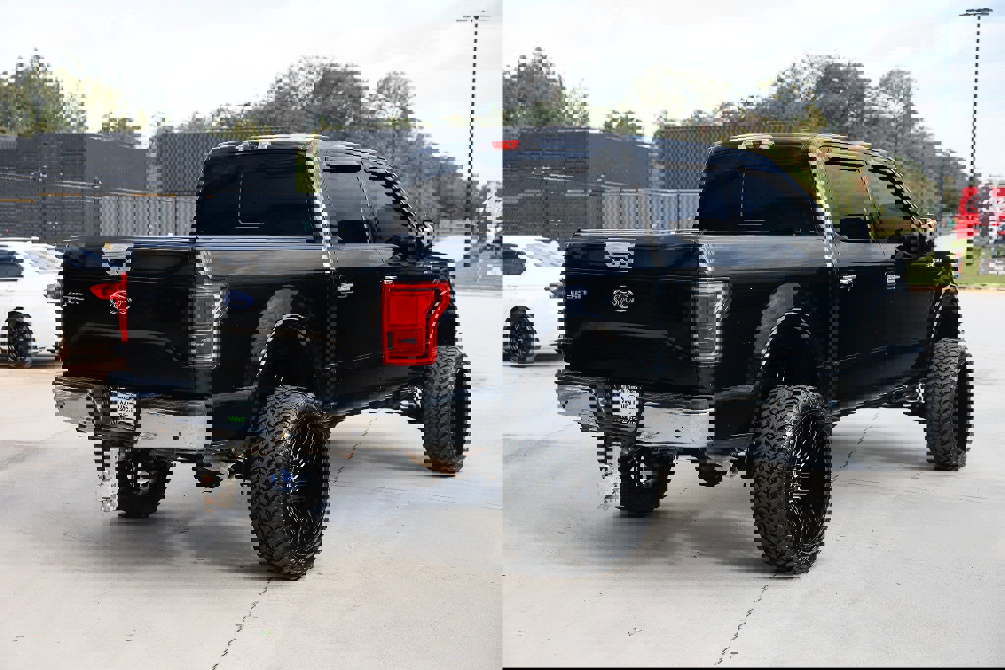 Used 2017 Ford F150 Lariat w/ Equipment Group 501A Mid image 16