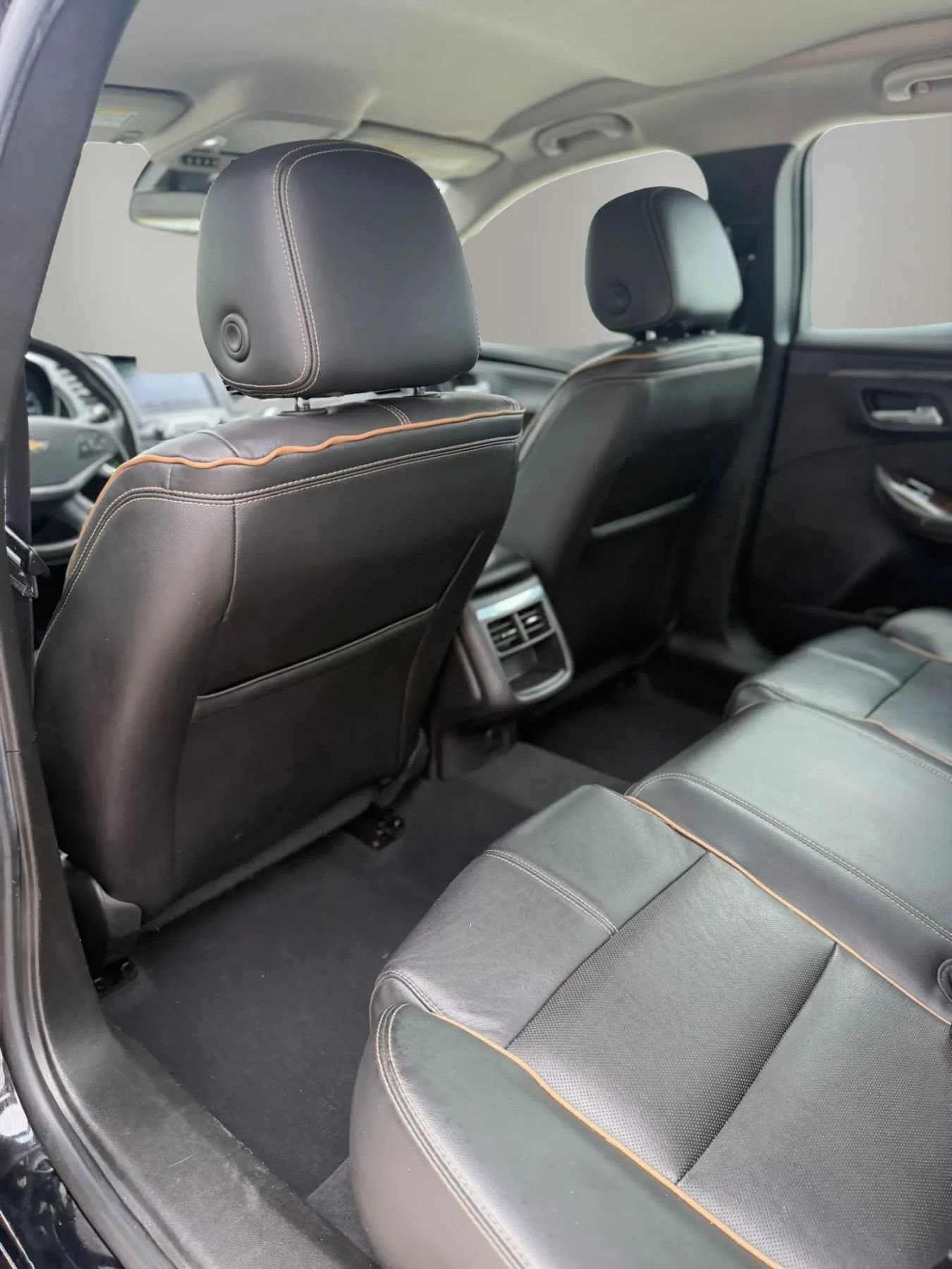 Used 2015 Chevrolet Impala LTZ FWD image 17