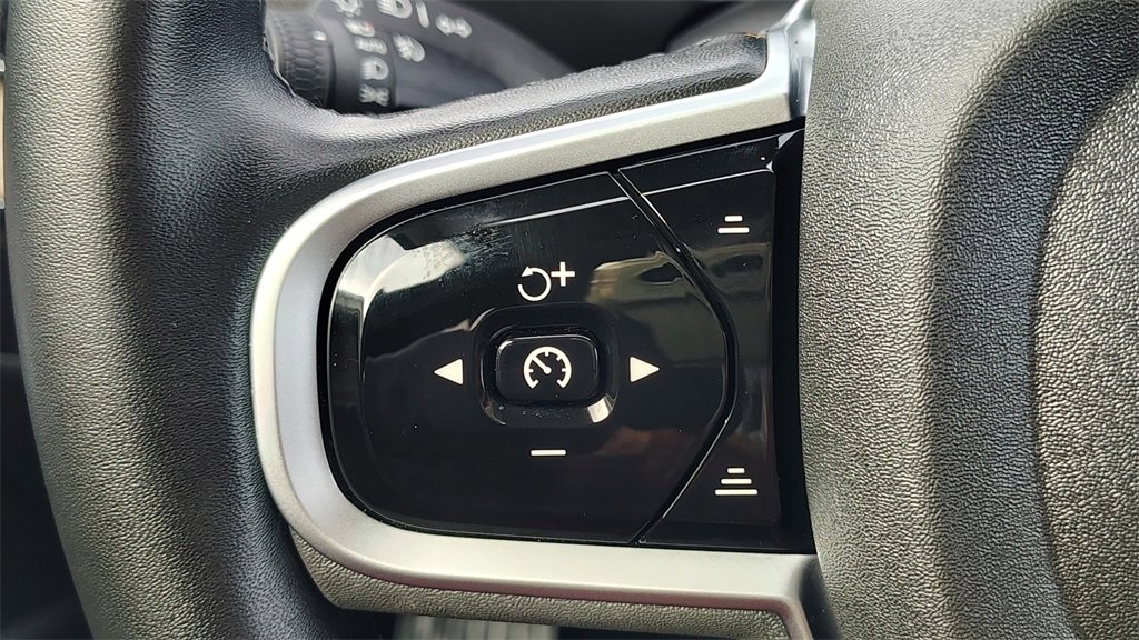 Certified 2025 Volvo XC90 B6 Plus image 14