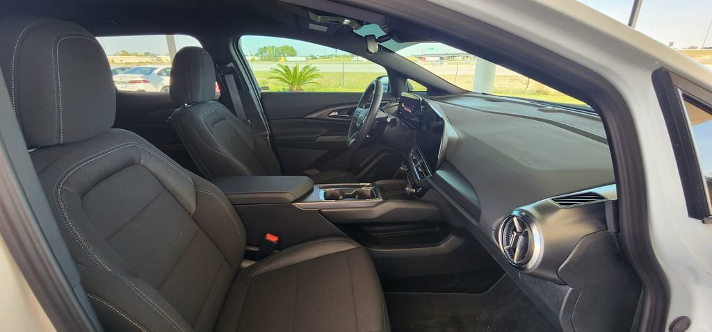 Used 2026 Chevrolet Equinox EV LT image 21