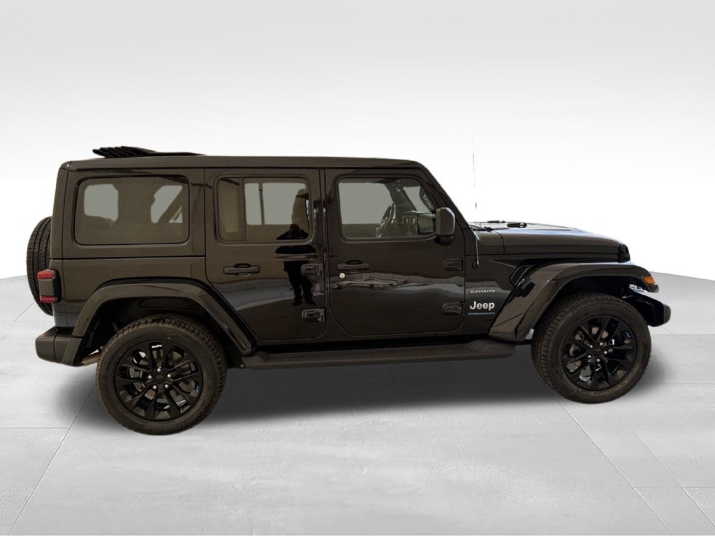 Used 2023 Jeep Wrangler Unlimited Sahara w/ Cold Weather Group AWD/4WD image 6