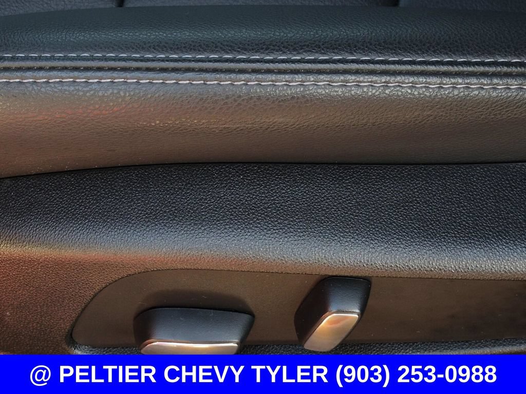Used 2025 Cadillac XT6 Luxury FWD image 37