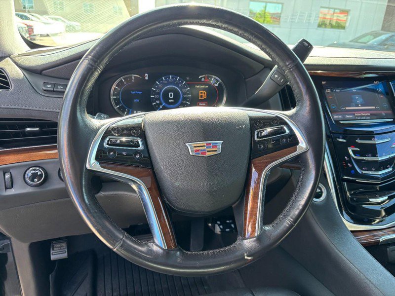 Used 2019 Cadillac Escalade Luxury AWD/4WD image 18