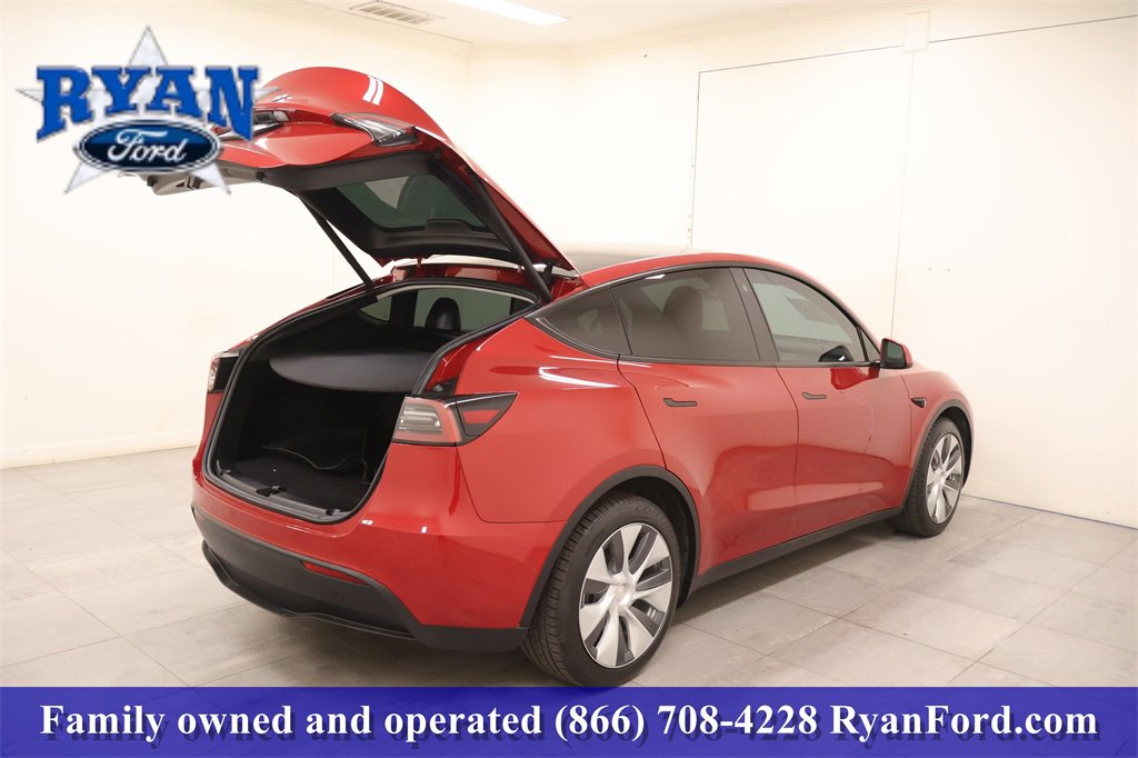 Used 2022 Tesla Model Y Long Range image 5