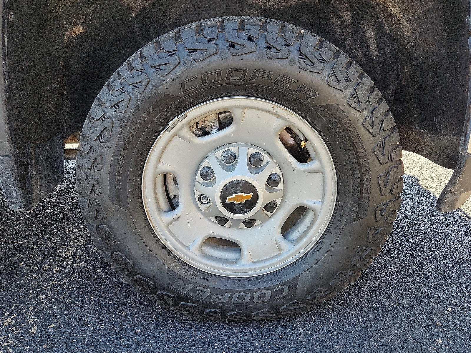 Used 2024 Chevrolet Silverado 2500 LT w/ Convenience Package image 6