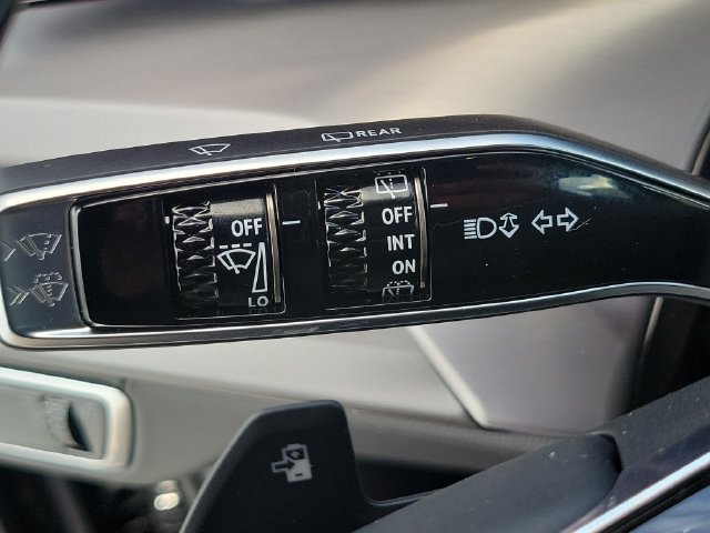 New 2027 Cadillac Vistiq Luxury AWD/4WD image 30