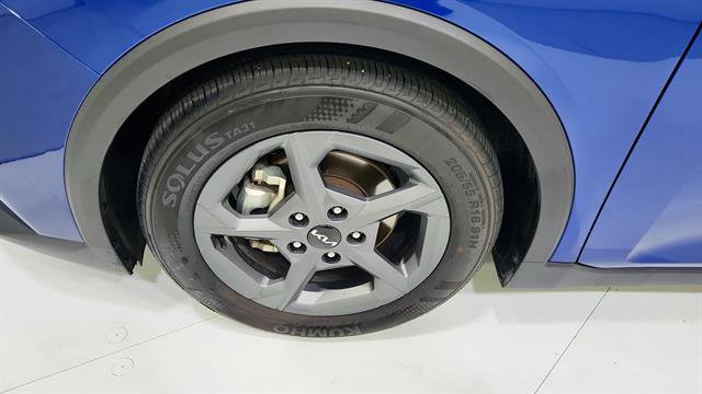 Used 2025 Kia K4 LXS image 33