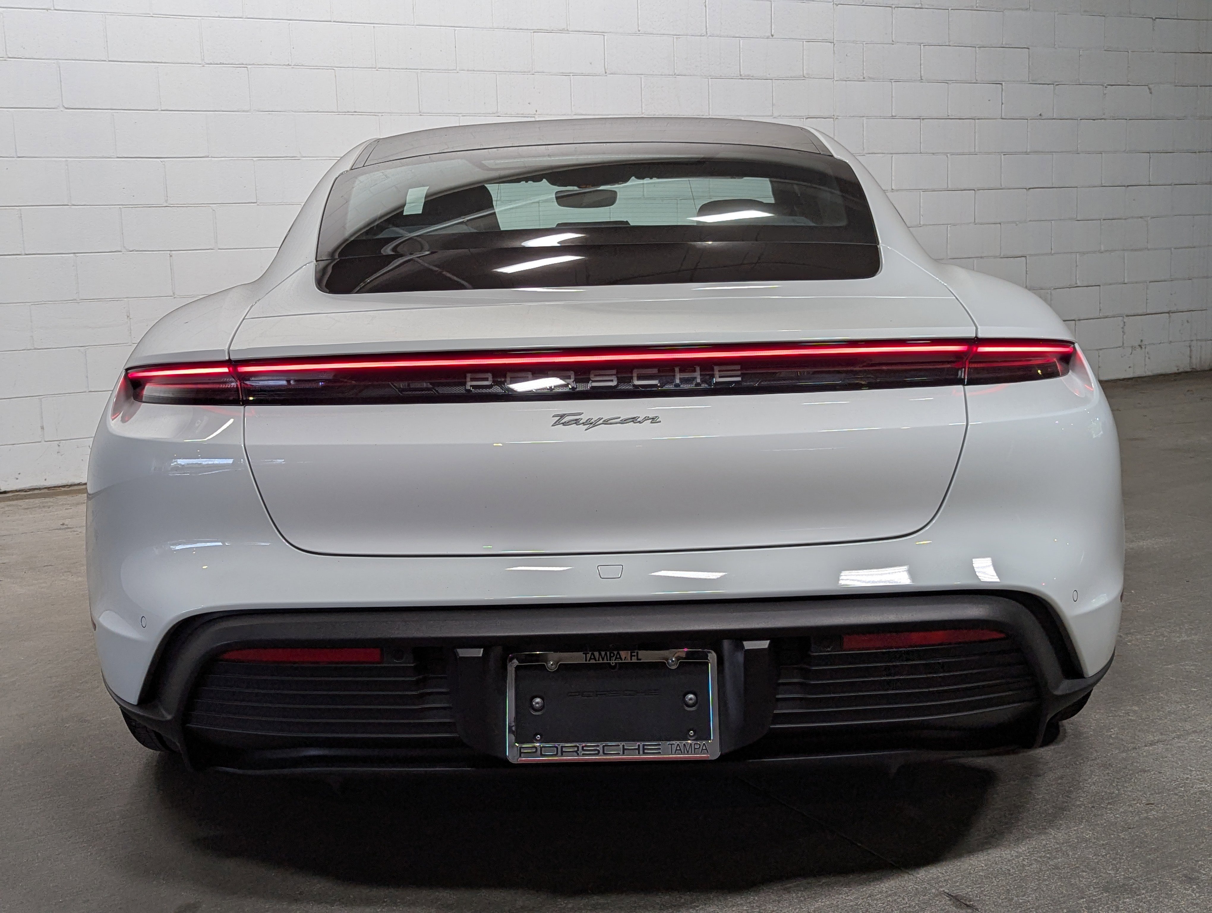 Used 2025 Porsche Taycan image 6