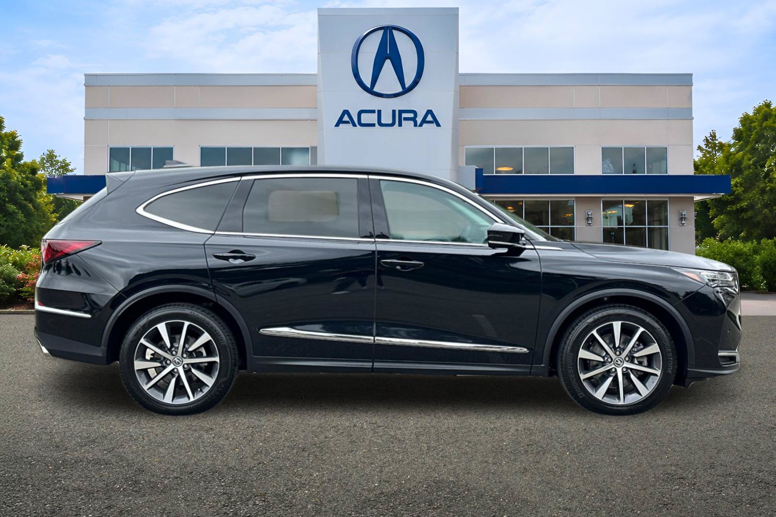 New 2026 Acura MDX w/ Technology Package FWD image 2