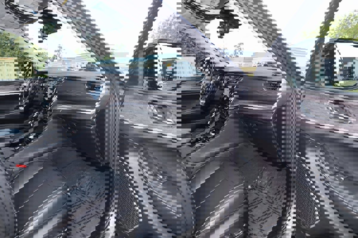 Used 2022 Jeep Grand Cherokee Limited image 57