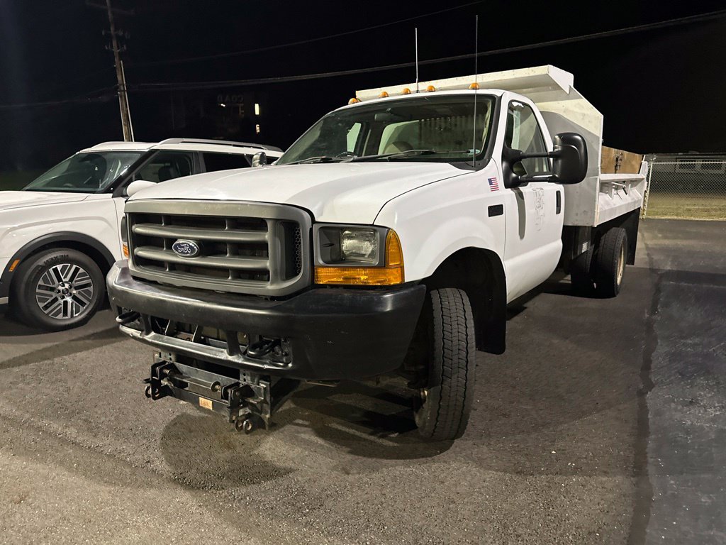 Used 2001 Ford F550 4x4 Regular Cab Super Duty image 2